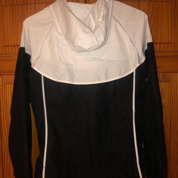 Women’s Black/White Woven Nike Windbreaker - Picture 2 of 5
